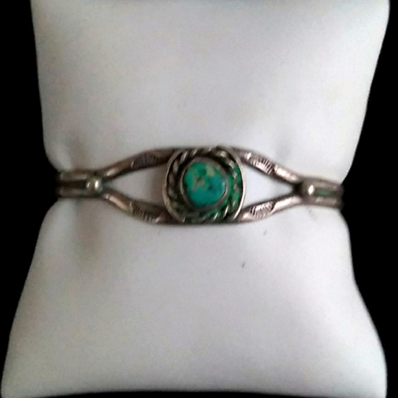 *CHILD SZ* Old Pawn Sterling Silver Turquoise Cuff
